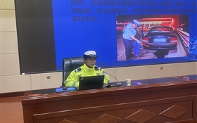 宣传讲座进校园 交通安全记心间
