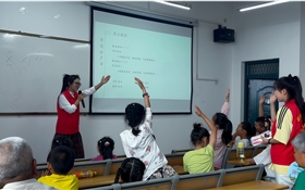 青春三下乡∣童语同音  共筑未来——“声润乡土”志愿服务团开展社区儿童推普特色活动