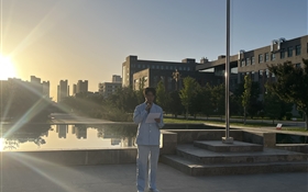 护理学院举行升国旗仪式